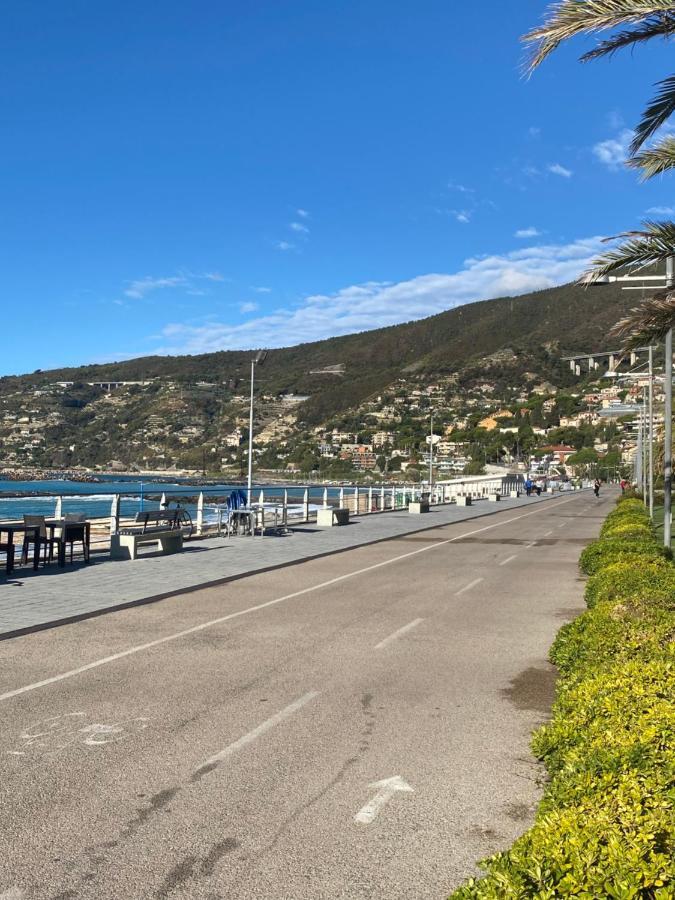 Casa Di Vavi Appartement Ospedaletti Buitenkant foto